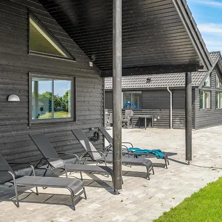 Сasa de vacaciones 9 Bedroom Beautiful In Sydals *