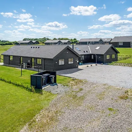 9 Bedroom Beautiful In Sydals Сasa de vacaciones Sarup