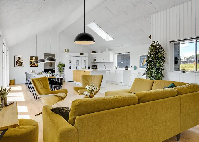 Сasa de vacaciones 9 Bedroom Beautiful In Sydals Sarup